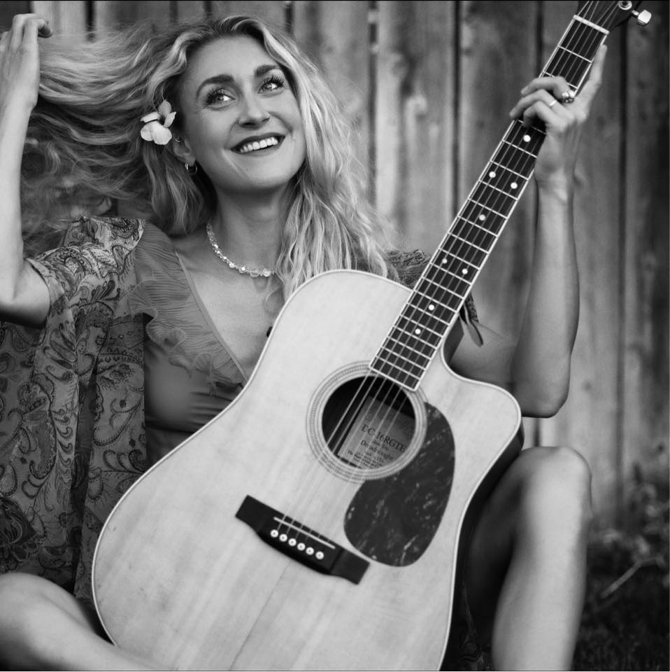 Live Music featuring Sophie Diumenti