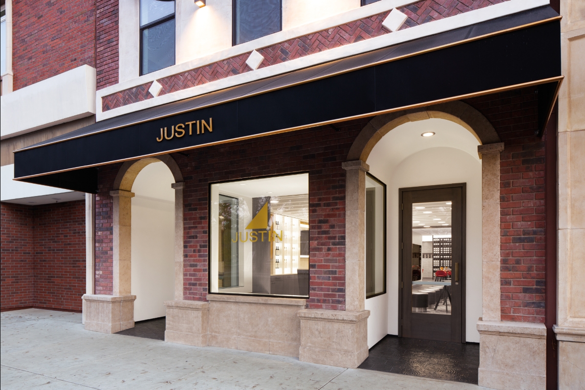 Summer Fridays at the Downtown Tasting Room