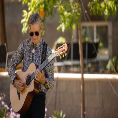 Unplugged at Etude Music Series on the Plaza